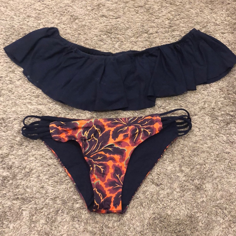L Space navy blue floral bikini set, size M